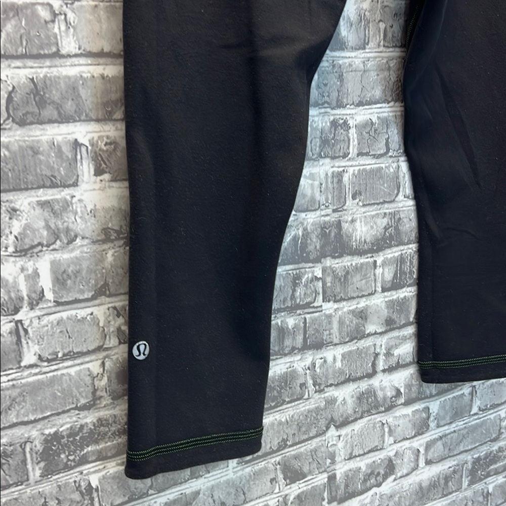 Woman's Lululemon Leggings - Picture 2 of 11